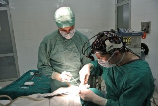 Mission chirurgicale du Professeur Simon